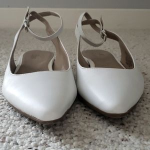 NWOT - Naturalizer Hamilton Ankle Strap Flat - White